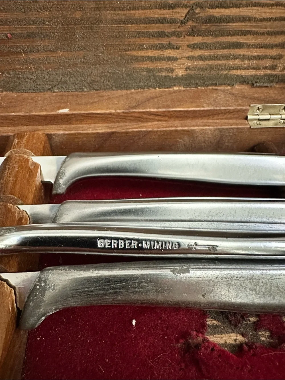Vintage Gerber Miming Legendary Blades-Steak Knives-Set of 4-Original Walnut Box